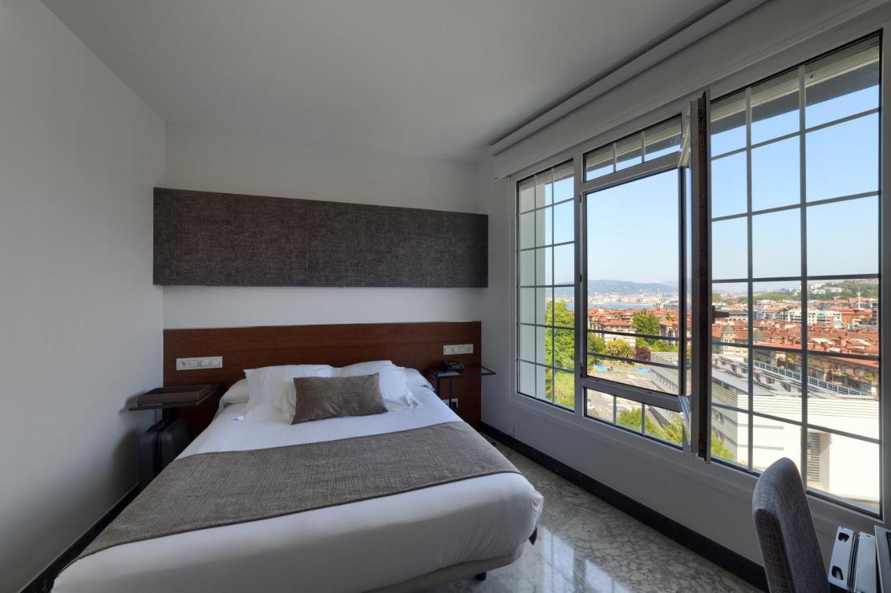 Hotel Avenida ซานเซบาสเตียน ภายนอก รูปภาพ